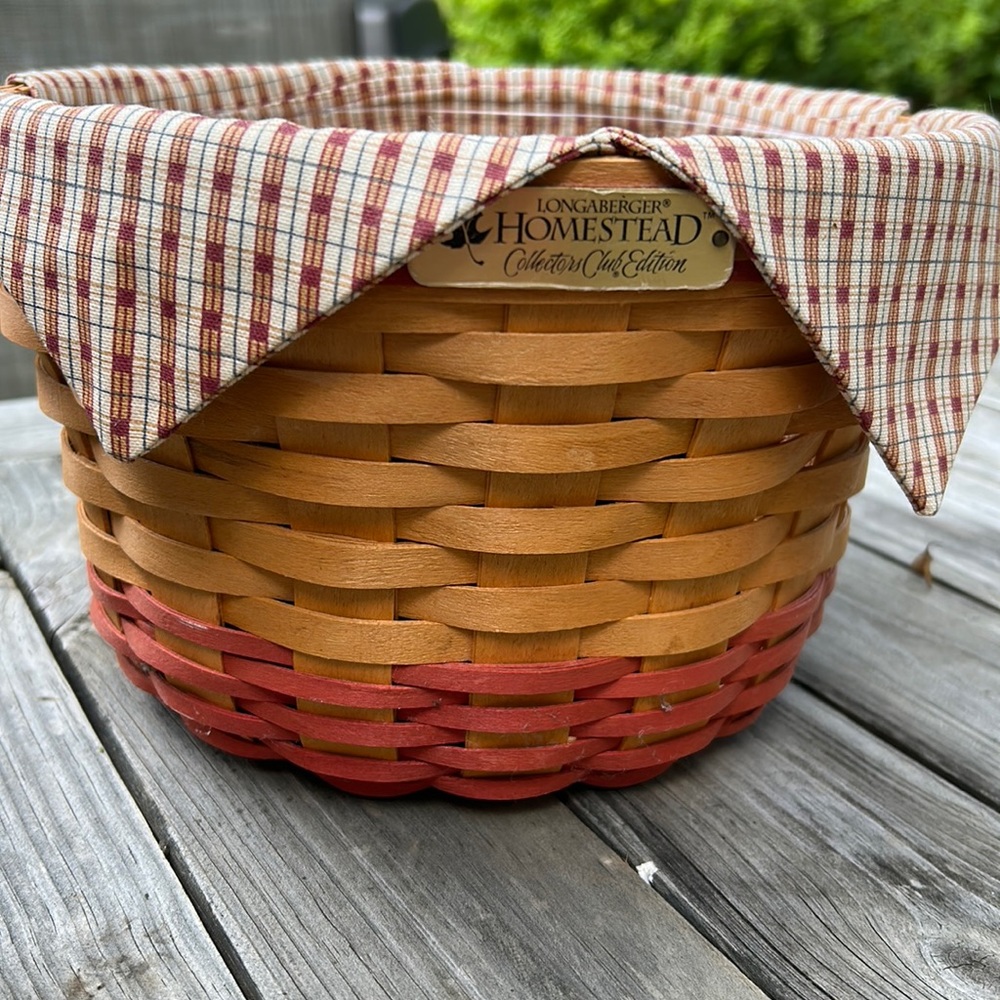 Longaberger Homestead Collectors Club edition apple w liner protector